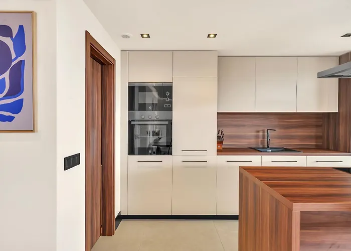 - 3 Bedroom Luxury By Finest