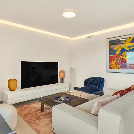 - 3 Bedroom Luxury By Finest *