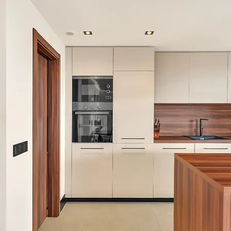 - 3 Bedroom Luxury By Finest