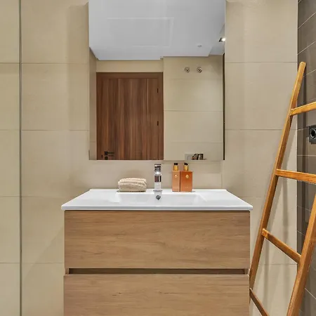 - 3 Bedroom Luxury By Finest