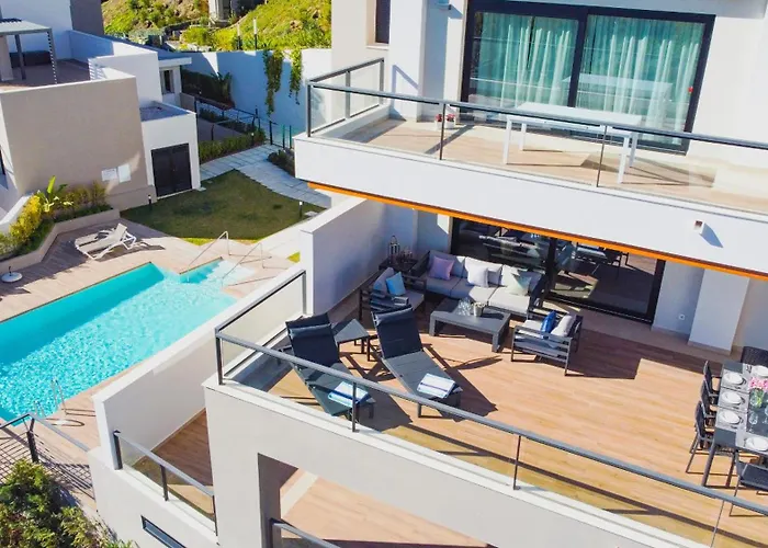 - 3 Bedroom Luxury By Finest *