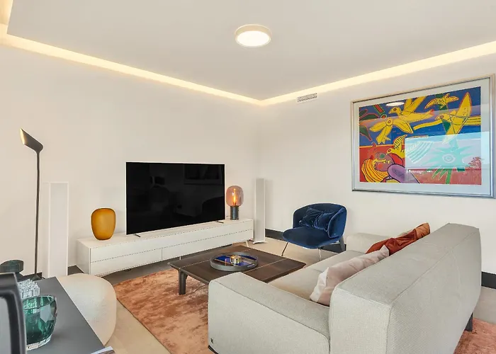 - 3 Bedroom Luxury By Finest *