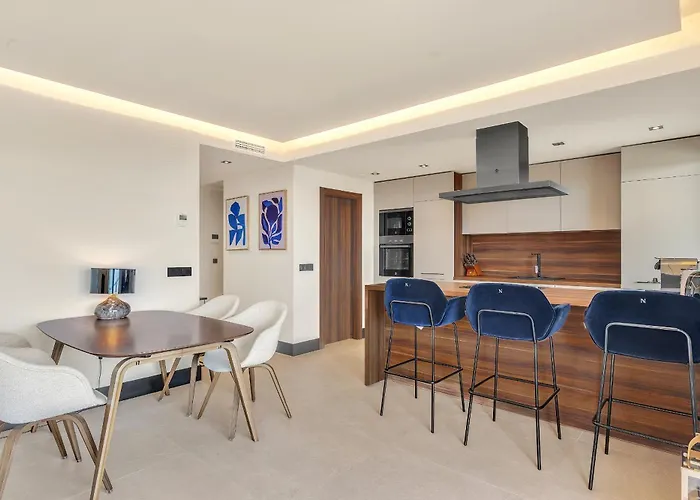 - 3 Bedroom Luxury By Finest Lejlighed Marbella