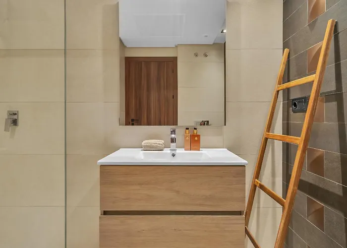 - 3 Bedroom Luxury By Finest